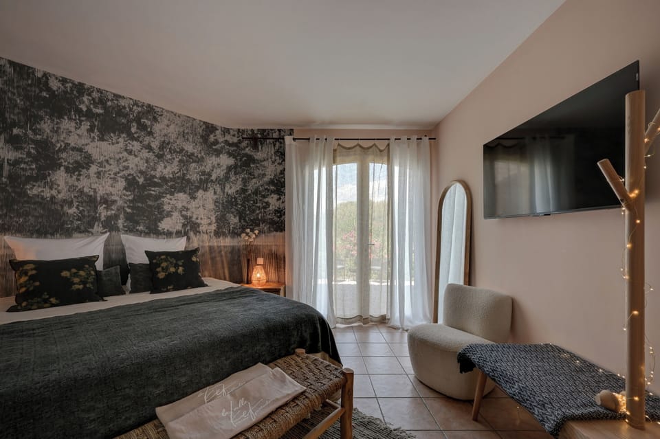 Deluxe Quadruple Room | Soundproofing, free WiFi