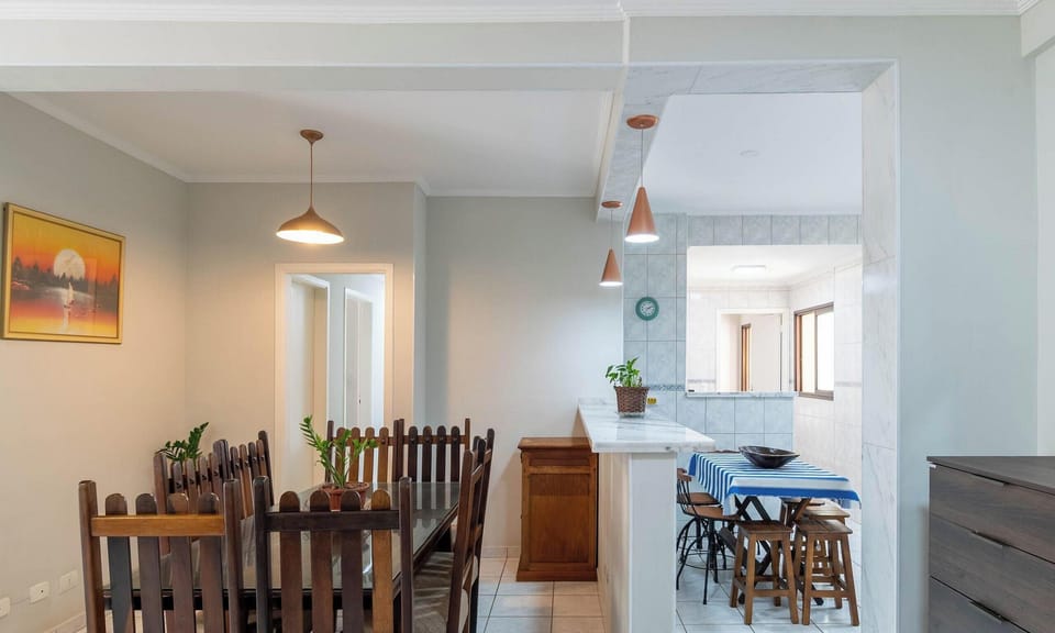 Basic Apartment | Dining