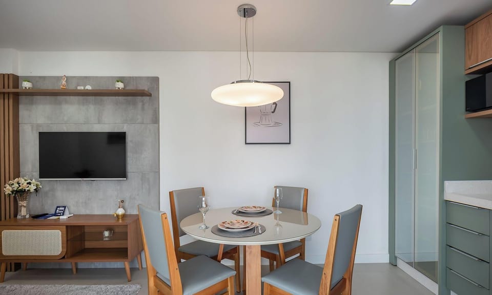 Basic Apartment | Dining