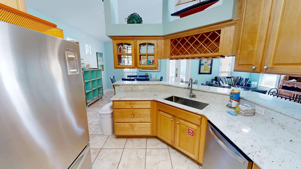House, 5 Bedrooms | Private kitchen | Fridge, oven, coffee/tea maker, toaster