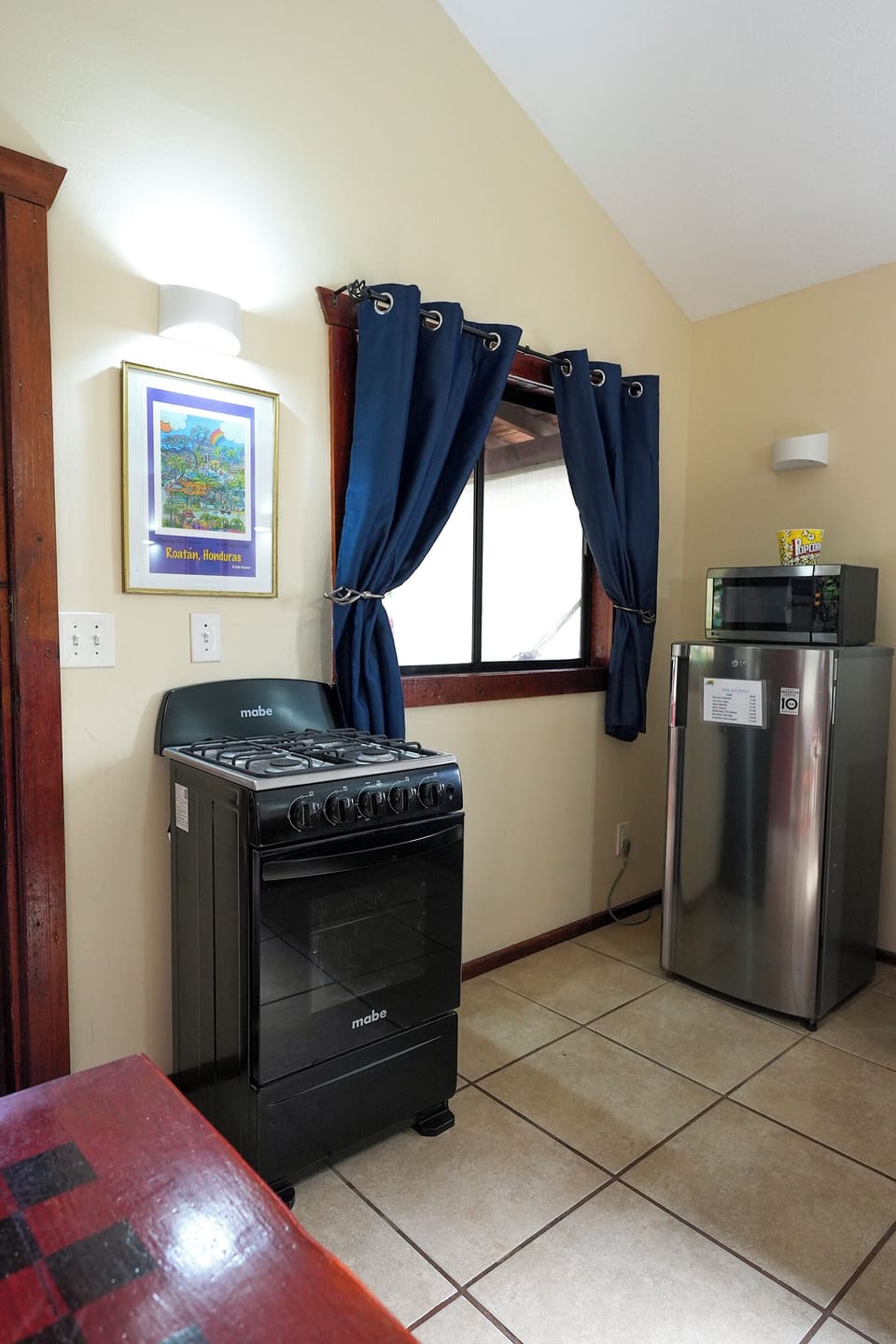 Superior Bungalow, 2 Queen Beds | Living area | Flat-screen TV