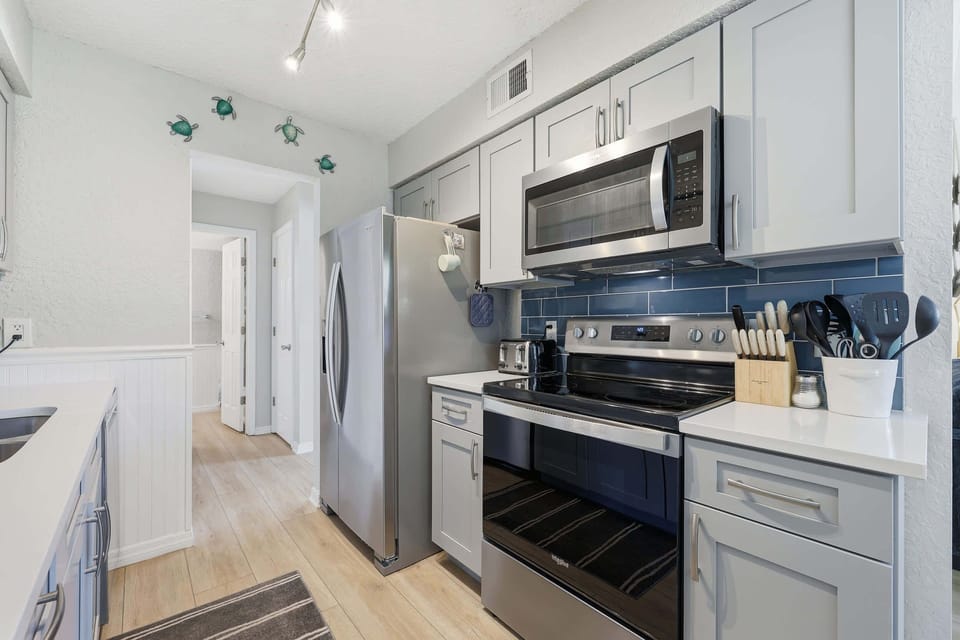 Condo, Multiple Beds, Kitchen, Garden View (The Nautical Clipper) | Private kitchen