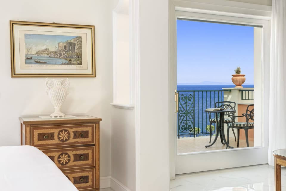 Suite, Balcony, Sea View (Imperial) | Hypo-allergenic bedding, minibar, in-room safe, soundproofing