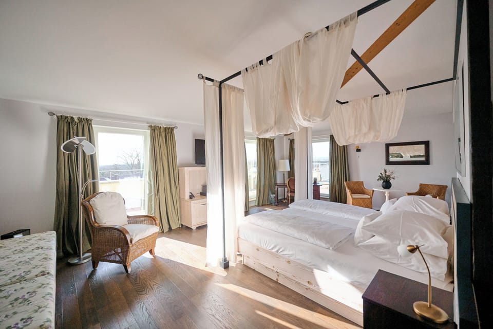Penthouse Suite | Hypo-allergenic bedding, minibar, in-room safe, desk