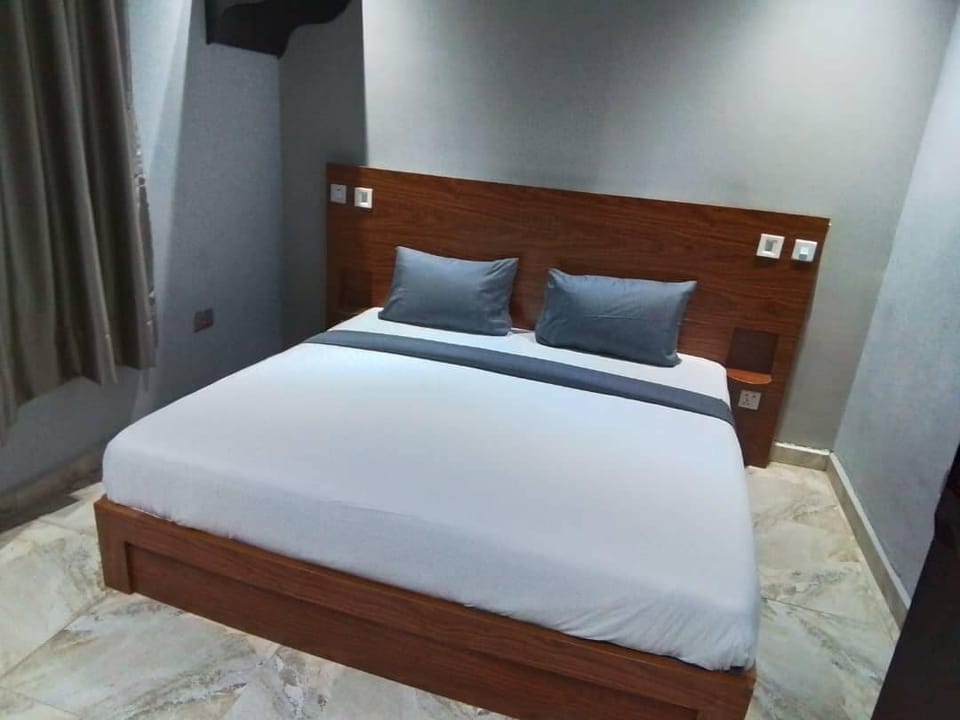 Single Room | Free WiFi