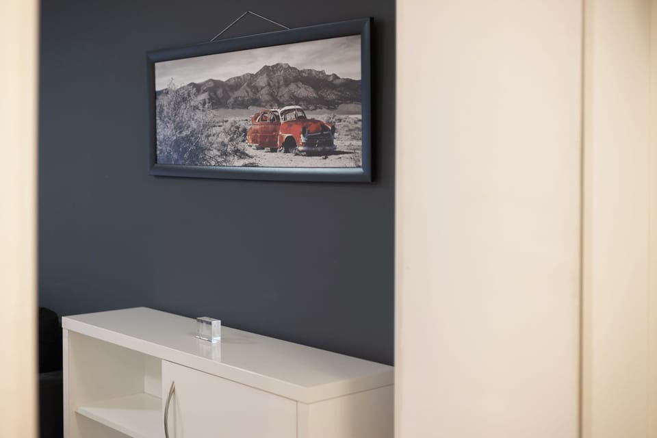 Comfort Studio | Desk, laptop workspace, iron/ironing board, free WiFi
