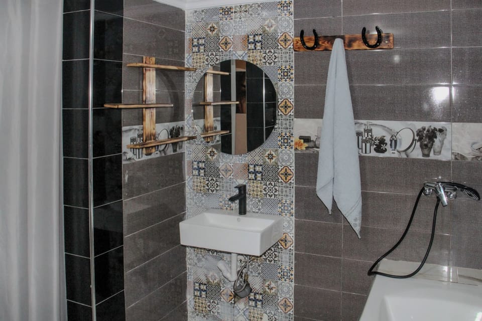 Shower, free toiletries, towels, soap