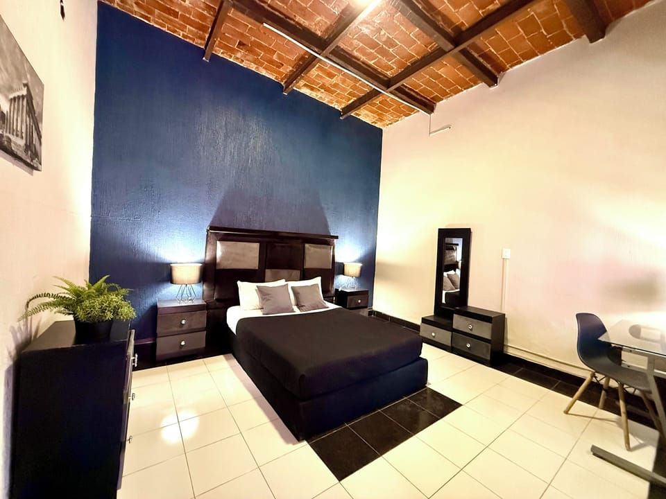 Double Room, Shared Bathroom | Free WiFi