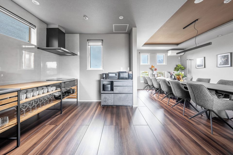 Microwave, stovetop, electric kettle, toaster