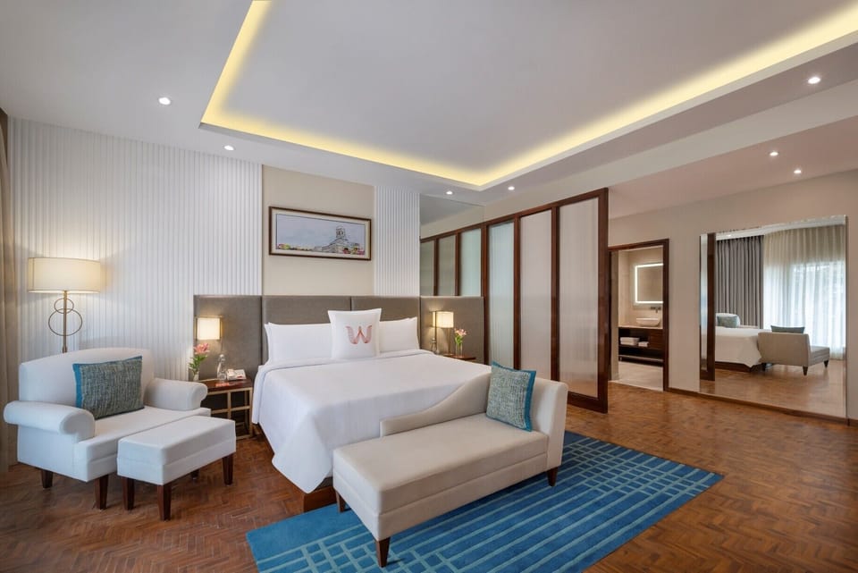 Suite, 1 King Bed | Premium bedding, minibar, in-room safe, desk
