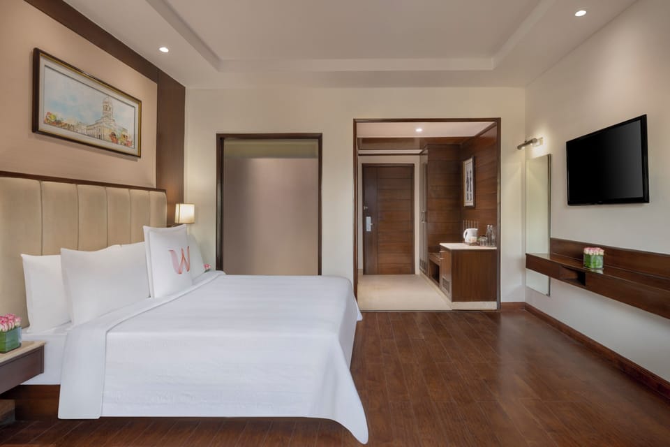 Premium bedding, minibar, in-room safe, desk