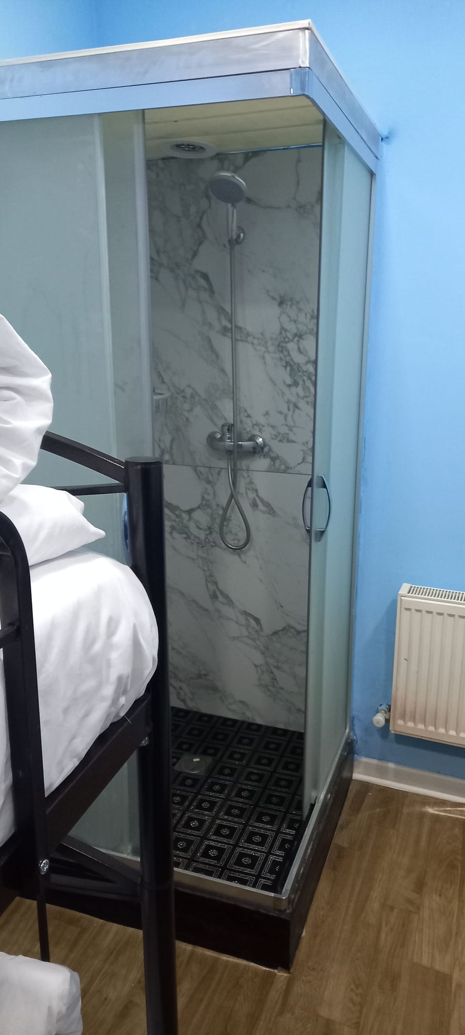 Exclusive Quadruple Room | Iron/ironing board, free WiFi