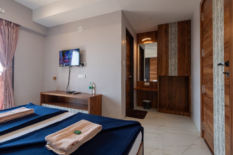 Basic Double Room | Desk, laptop workspace, free WiFi