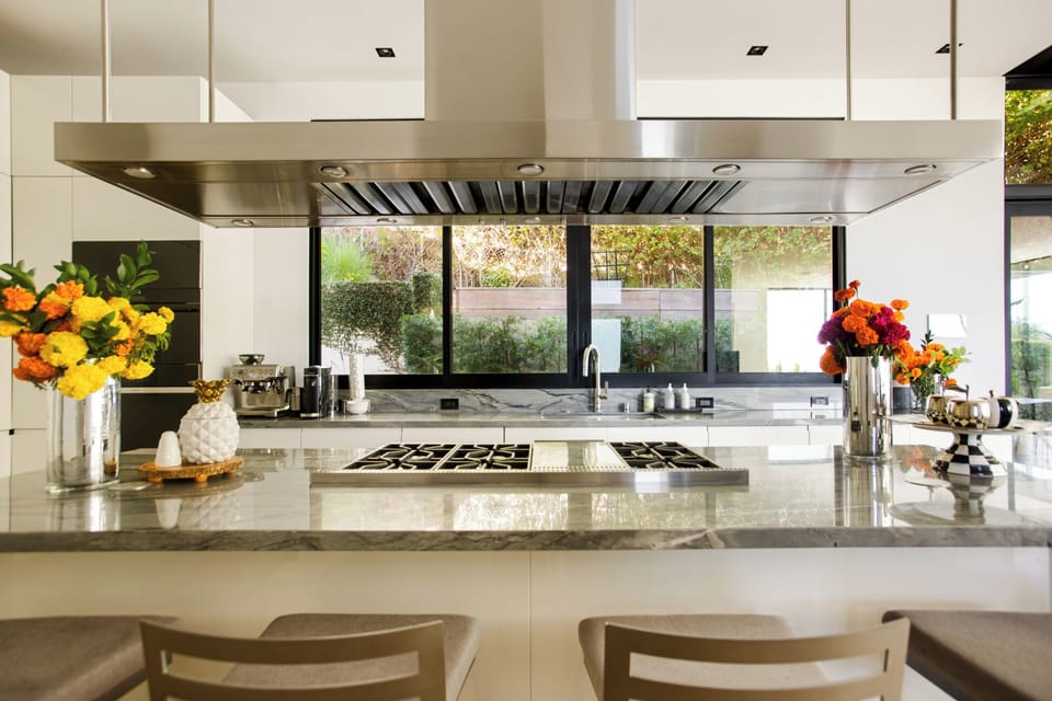 Luxury Villa, Multiple Beds, Pool Access, Mountain View (Belfast Estate) | Private kitchen | Coffee/tea maker