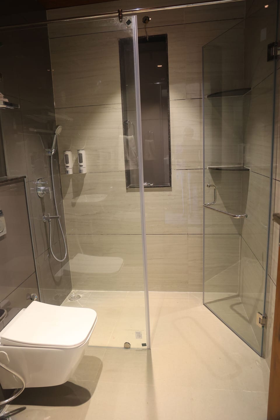 Luxury Double Room, Balcony, Garden View | Bathroom | Shower, free toiletries, hair dryer (on request), towels