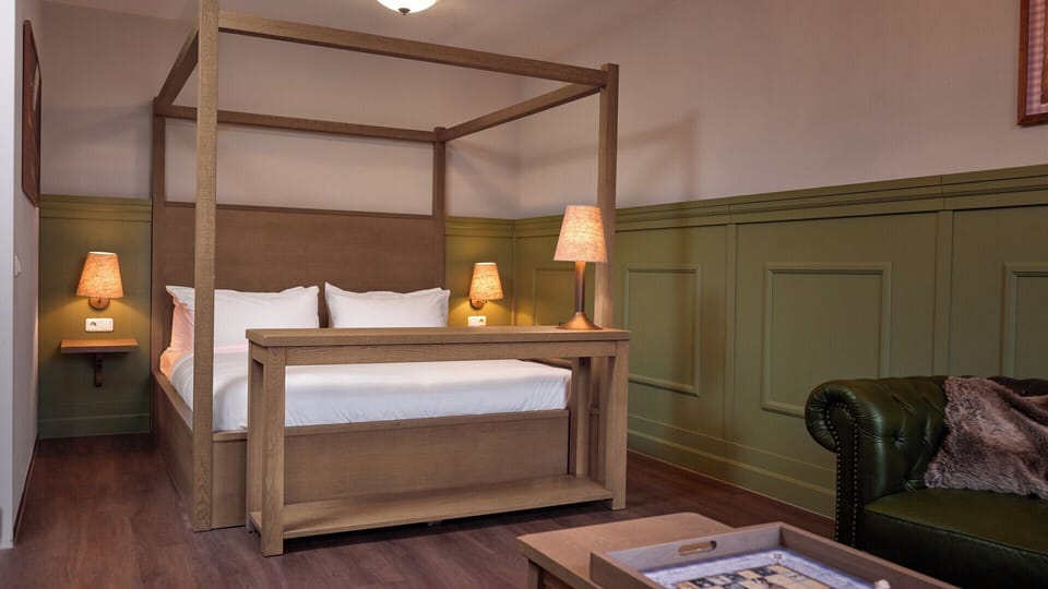 Premium Room Poorthuys (with unlimited amusement park access) | In-room safe, free WiFi, bed sheets