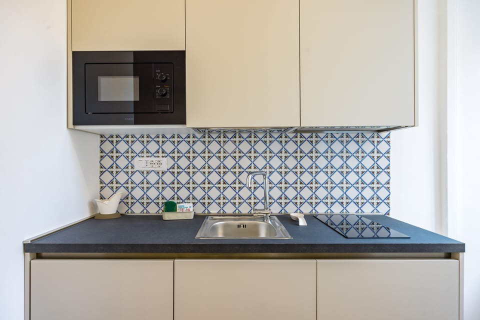 Apartment (2 Bedrooms) | Private kitchen | Microwave, espresso maker