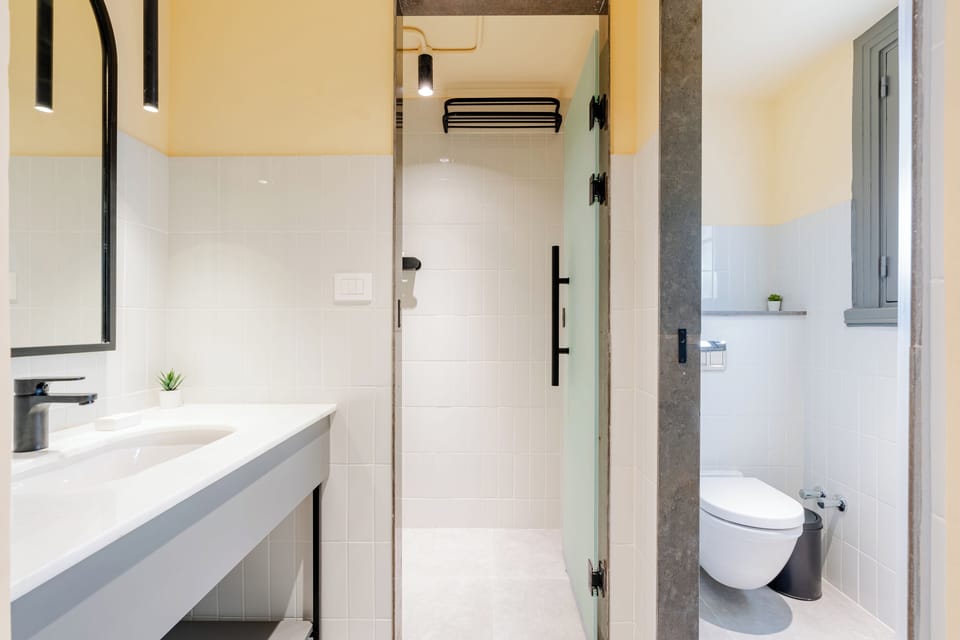 Apartment, 1 Bedroom, Kitchenette, City View | Bathroom