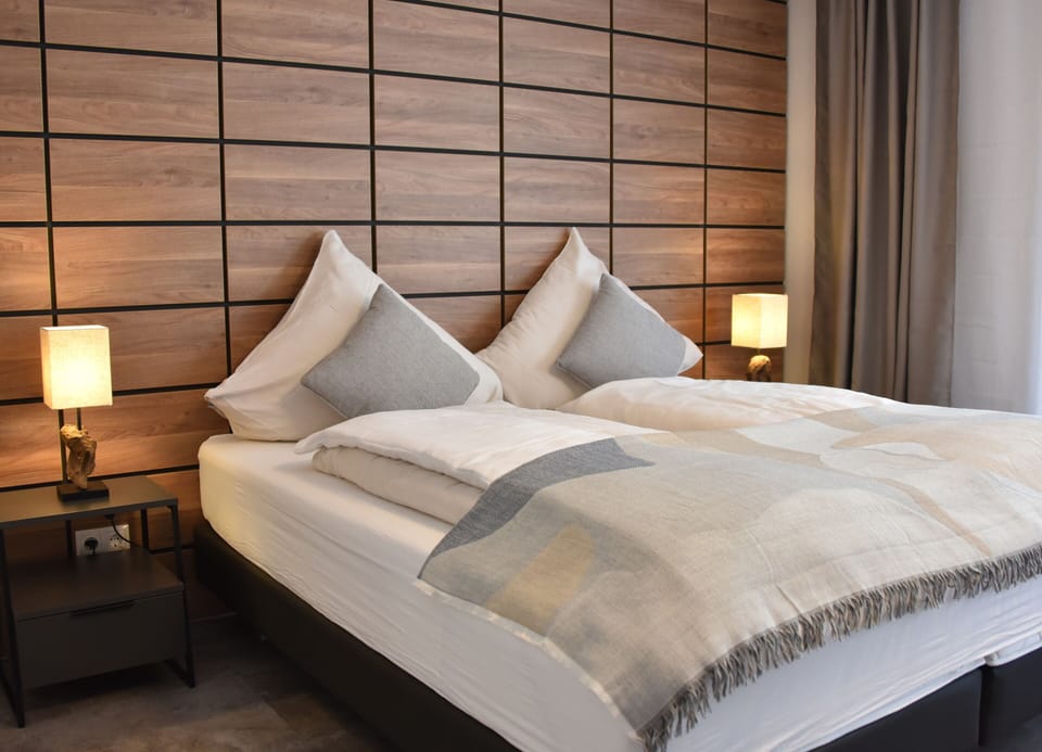 Deluxe Double Room, Accessible, Private Bathroom | Blackout drapes, iron/ironing board, free WiFi