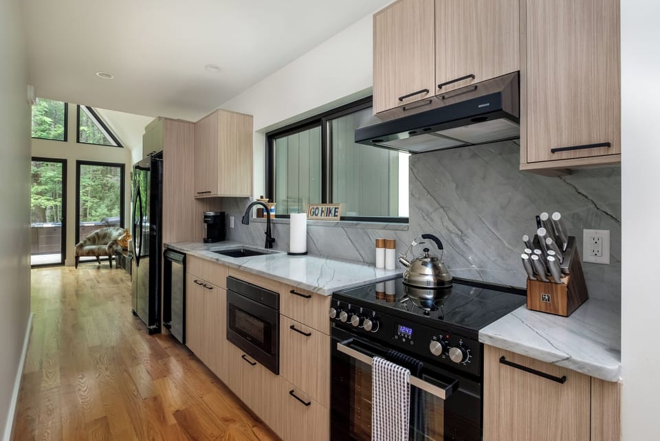 House, Patio, Garden View | Private kitchen | Coffee/tea maker