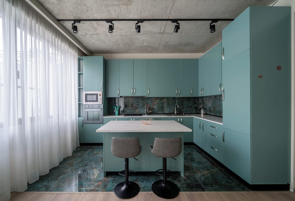 Comfort Apartment, 3 Bedrooms, Lanai, City View | Private kitchen | Electric kettle