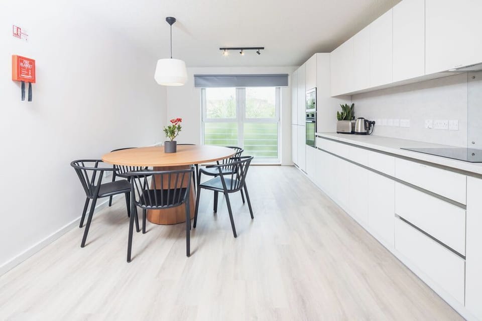 Single Room, Non Smoking | Shared kitchen