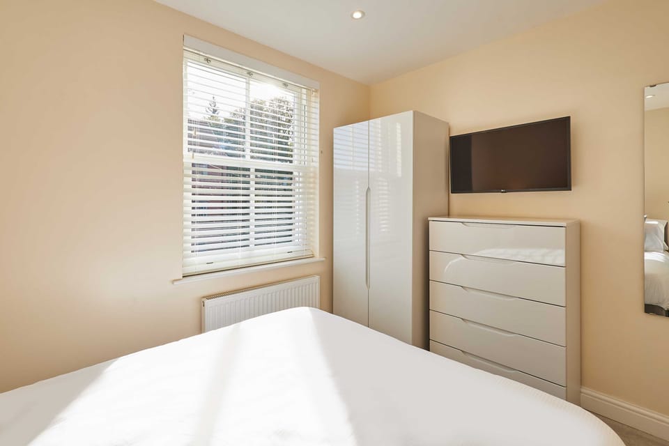 Host Stay Ross View Second Floor Apartment Apartment in England