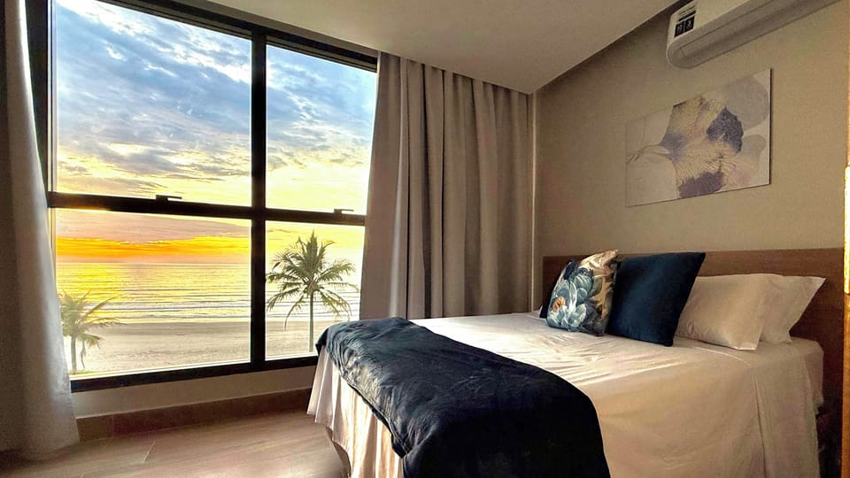 Luxury Room, Beach View | In-room safe, WiFi (free)