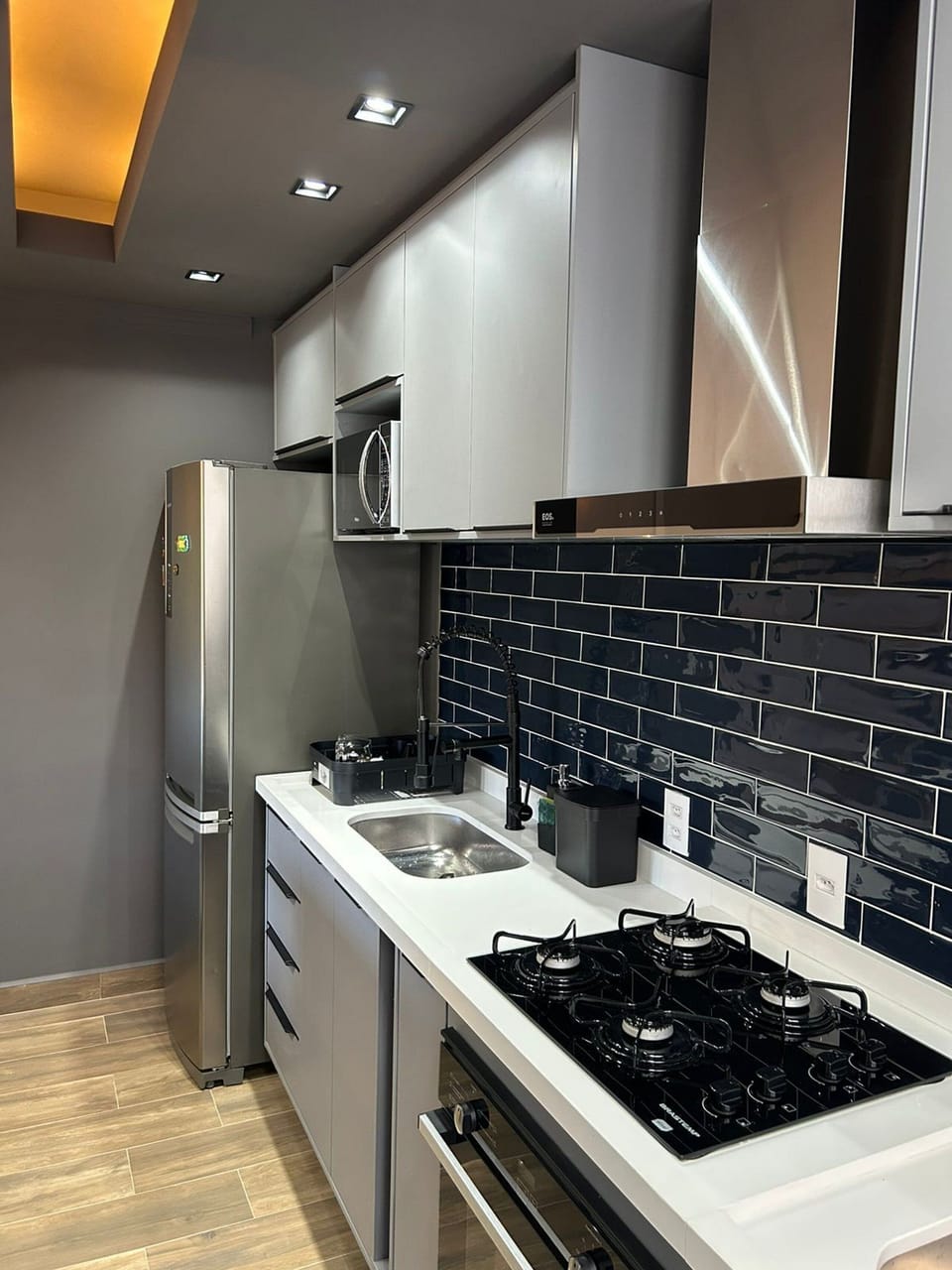 Basic Apartment | Private kitchen | Oven, stovetop, toaster, toaster oven