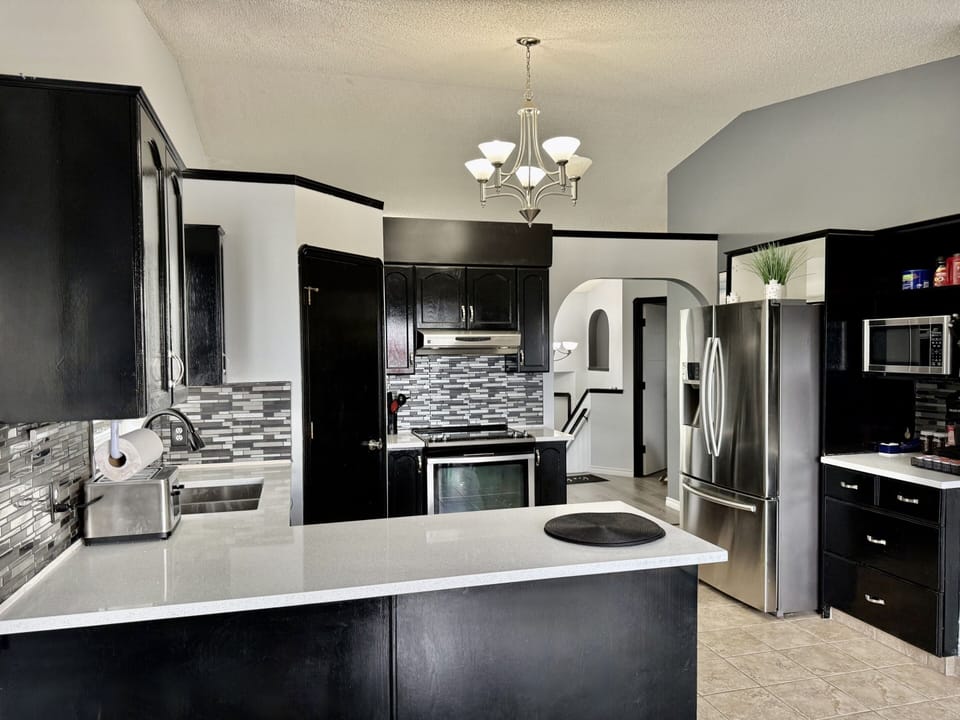 Superior House, Private Bathroom, Park View (Full Private House) | Shared kitchen | Highchair, spices, paper towels, kitchen island