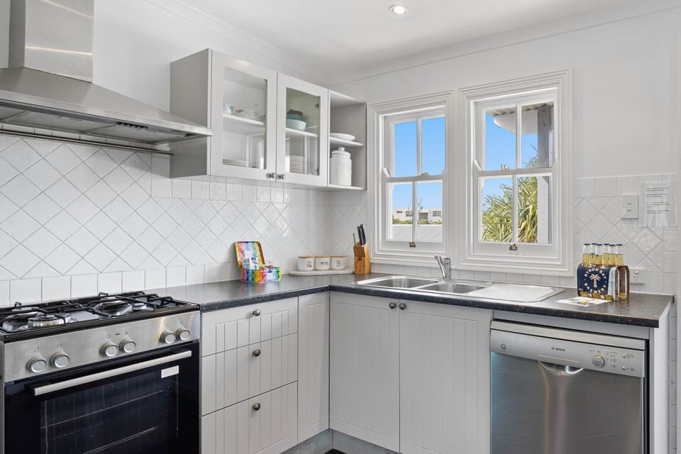 Apartment | Private kitchen | Cookware/dishes/utensils