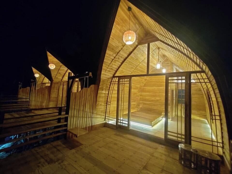 Deluxe Double Room, Hill View | Bathroom | Free toiletries, towels, soap, shampoo