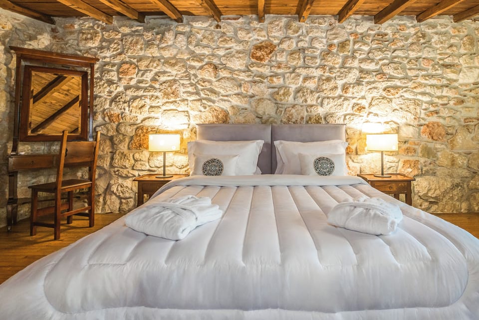Premium Duplex | In-room safe, free cribs/infant beds, free WiFi, bed sheets