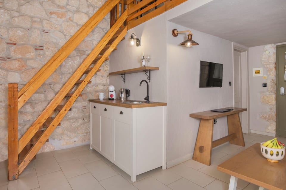 In-room safe, free cribs/infant beds, free WiFi, bed sheets