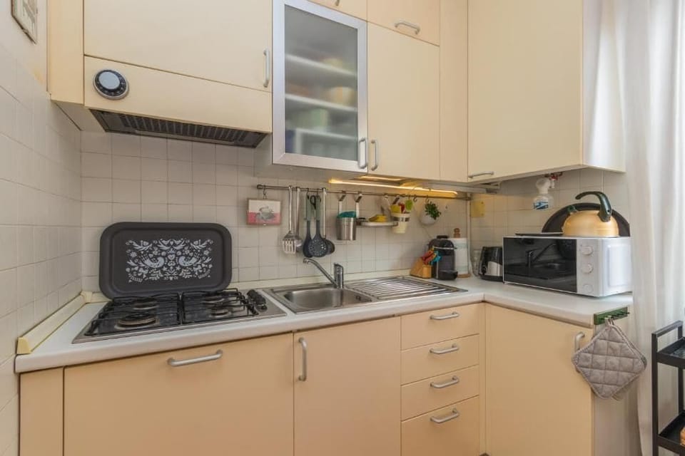 Electric kettle, toaster