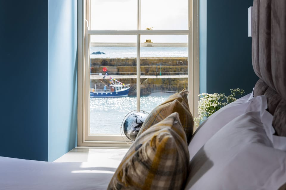Signature Double Room | Desk, free WiFi, bed sheets