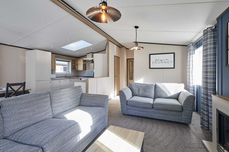 House | 2 bedrooms, desk, Internet