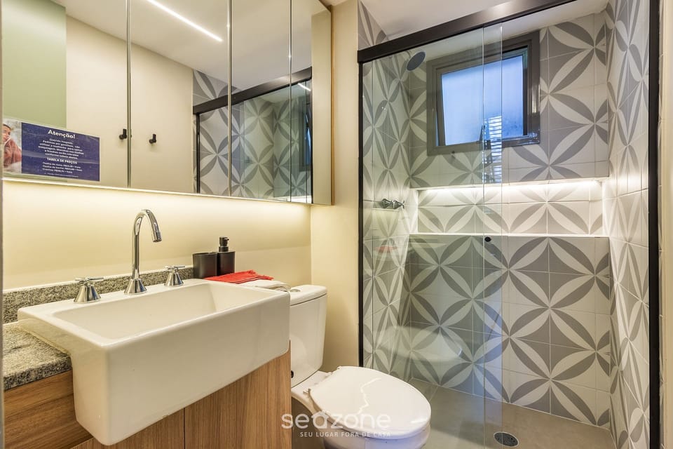 Basic Apartment | Bathroom