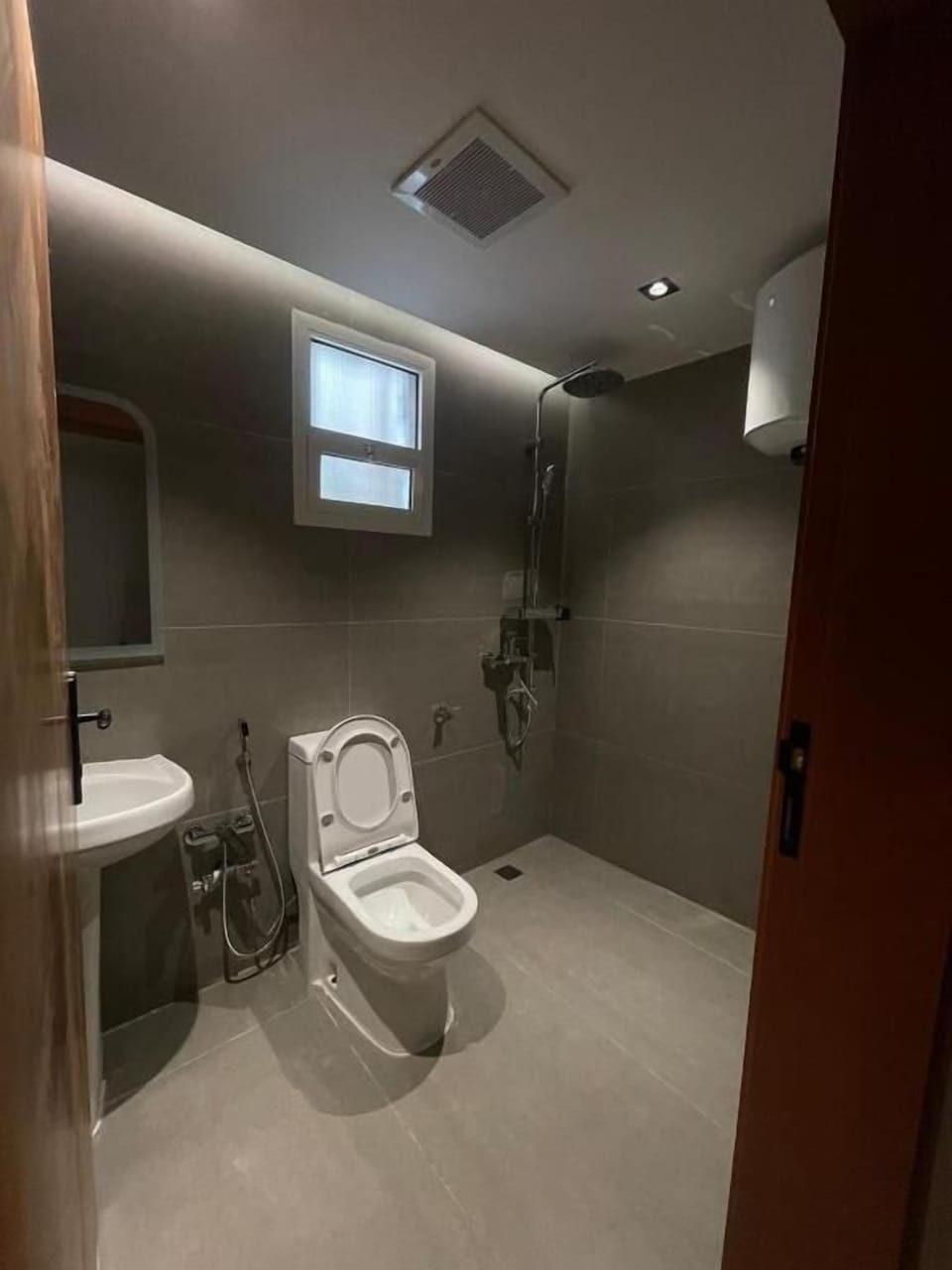 Studio 502 | Bathroom