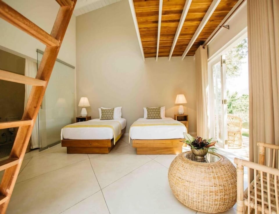 Standard Twin Room, Courtyard View | Iron/ironing board
