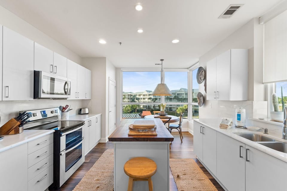 Condo, Multiple Beds (La Playa 201) | Private kitchen | Oven, toaster