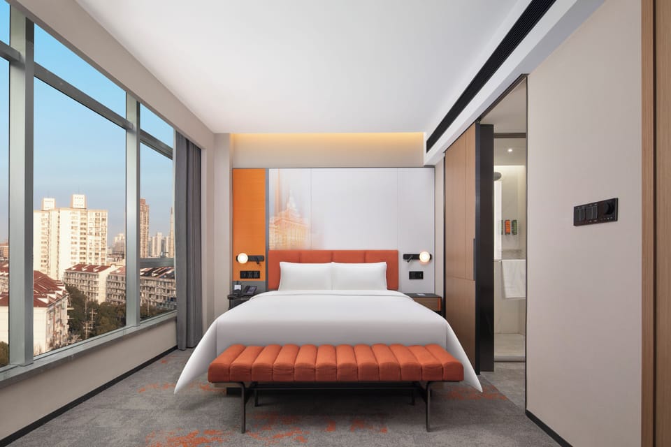 Executive Single Room | Desk, laptop workspace, blackout drapes, soundproofing