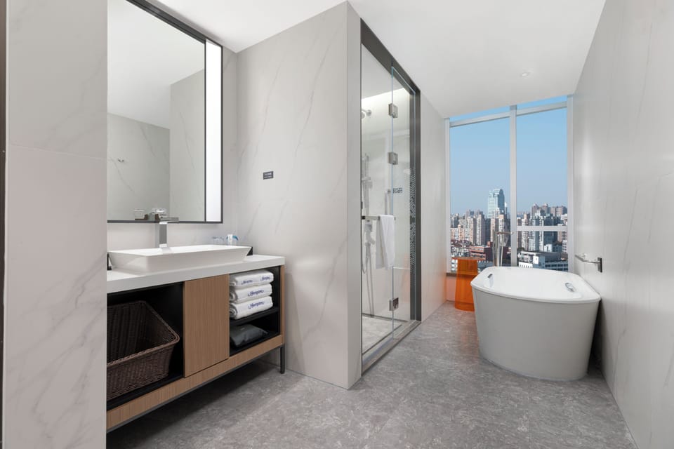 Grand Single Room, City View | Desk, laptop workspace, blackout drapes, soundproofing