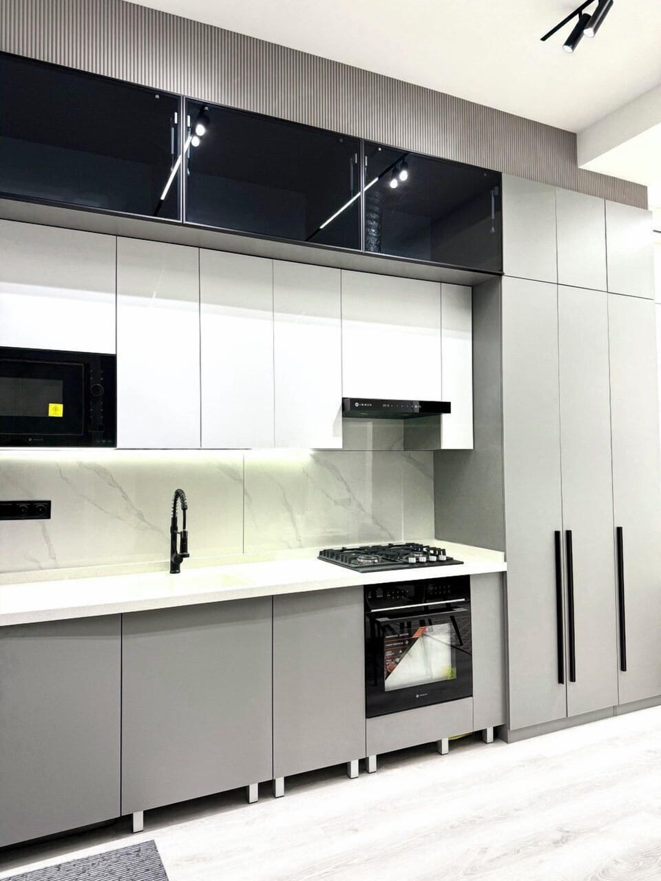 Comfort Apartment, Multiple Beds, City View | Private kitchen | Electric kettle