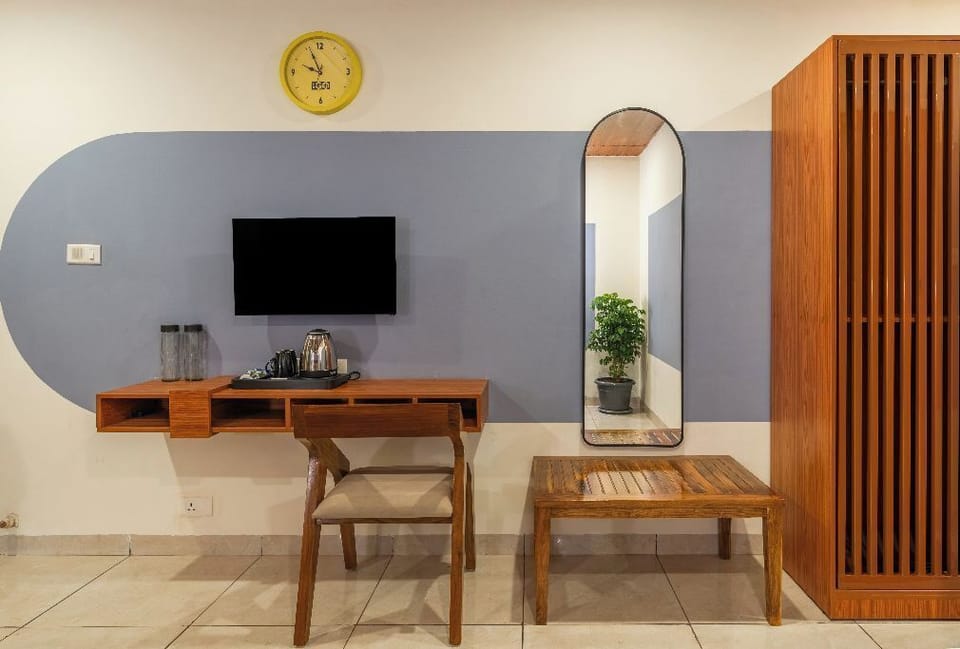 Deluxe Double Room with Patio and Garden View | Free WiFi, bed sheets
