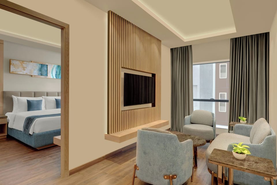 Suite, 1 King Bed, City View | Living room