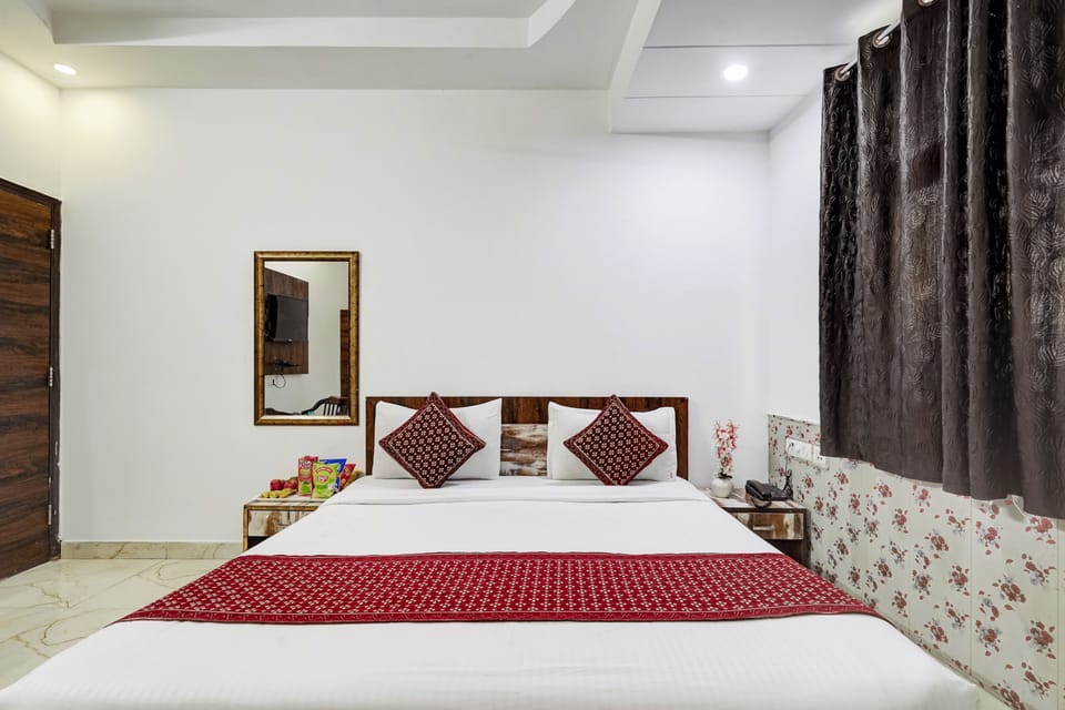Standard Double Room | Pillowtop beds, desk, laptop workspace, free WiFi