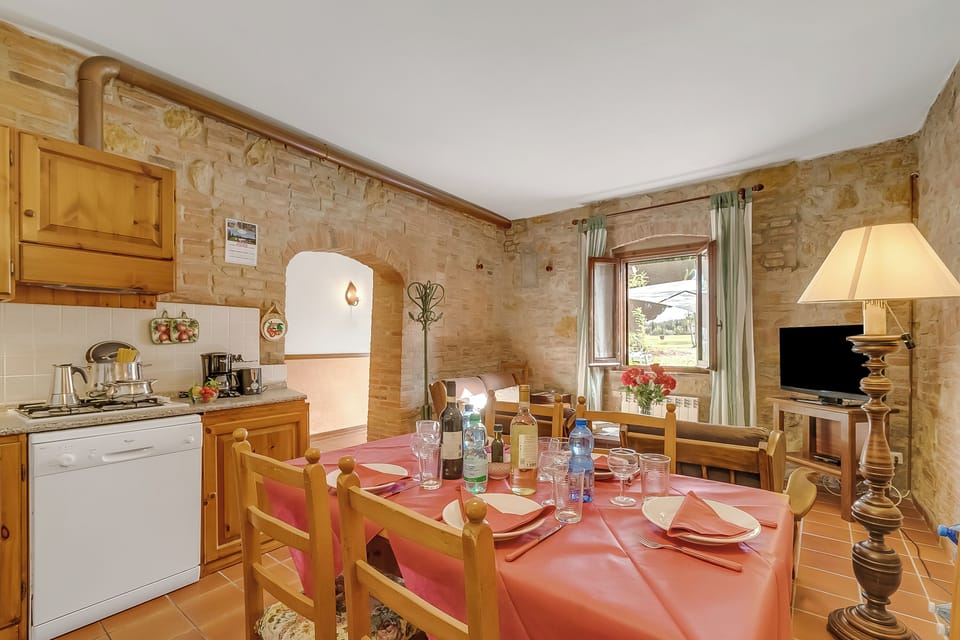Standard Apartment, 2 Bedrooms, Terrace, Mountainside (Apartment Ciclamino Shared Pool &) | Dining