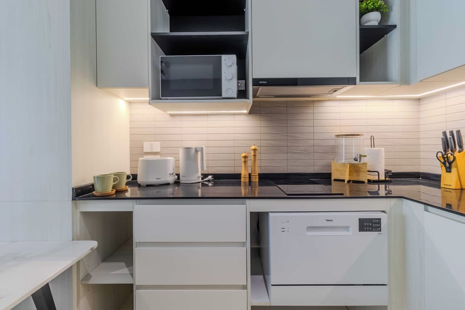 Condo, Balcony | Private kitchen