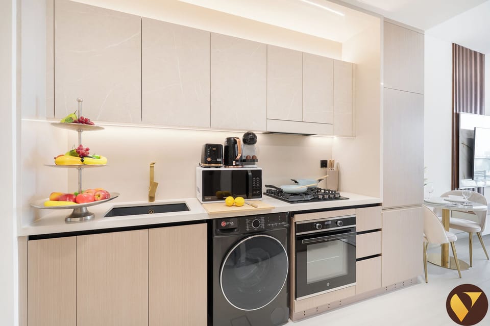 Luxury Studio, Balcony, City View | Private kitchen | Full-size fridge, microwave, oven, stovetop